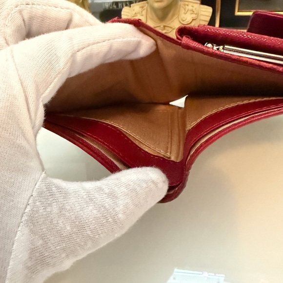 Authentic Burberry Wallet with plenty of pocket comes with COA. ❤️ - Picture 4 of 14